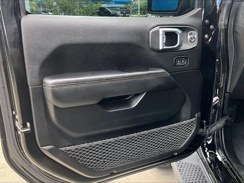 Used 2021 Jeep Wrangler Unlimited Sahara image 22