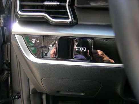 Used 2023 Kia Sportage EX image 10