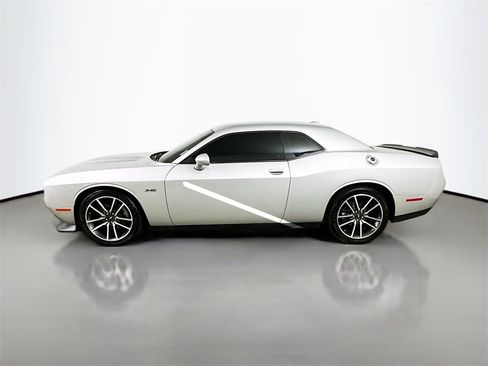 Used 2023 Dodge Challenger R/T image 5