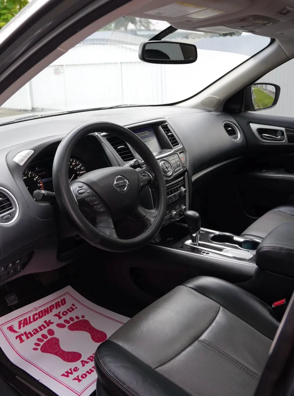 Used 2020 Nissan Pathfinder SL FWD image 8