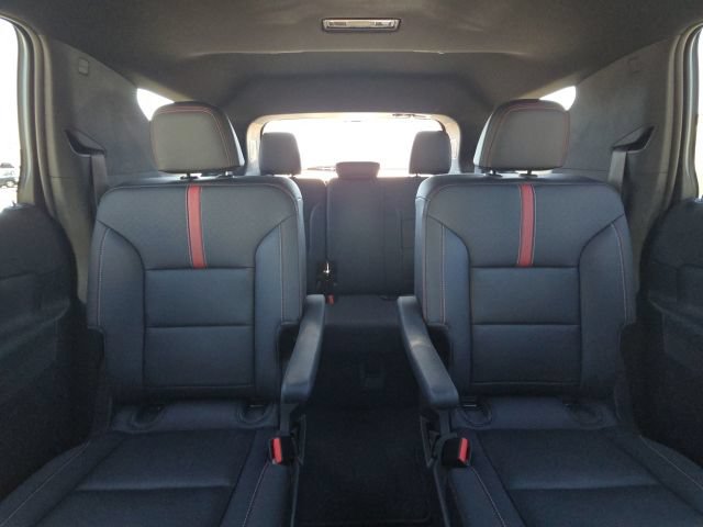 Used 2025 Chevrolet Traverse RS FWD image 19