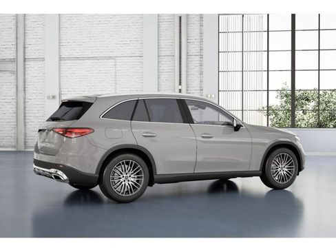 Used 2026 Mercedes-Benz GLC 300 4MATIC image 19