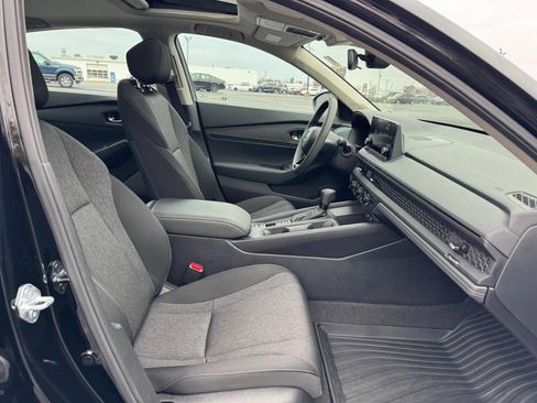 Certified 2025 Honda Accord SE image 17