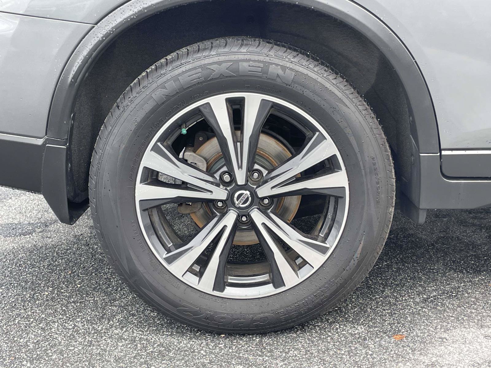 Used 2019 Nissan Rogue SV w/ Premium Package AWD/4WD image 32