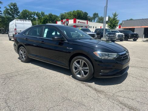 Used 2019 Volkswagen Jetta R-Line FWD image 1