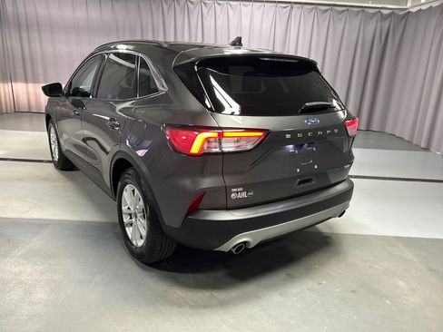 Used 2020 Ford Escape SE image 5