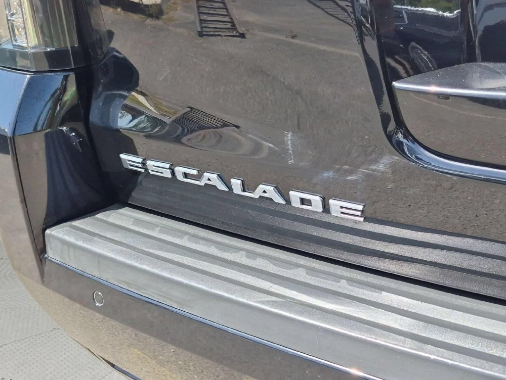 Used 2019 Cadillac Escalade ESV Premium Luxury AWD/4WD image 33