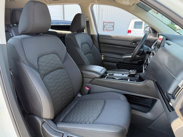 Certified 2025 Nissan Pathfinder S AWD/4WD image 24