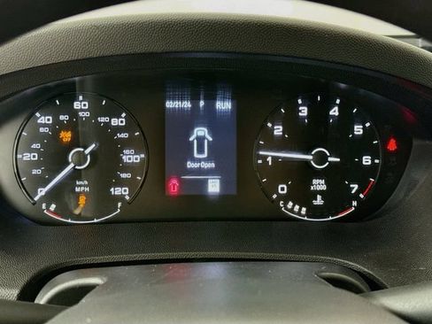 Used 2024 RAM ProMaster 2500 w/ Convenience Group FWD image 12