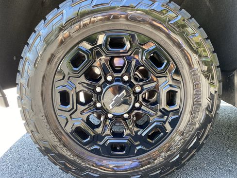 Used 2024 Chevrolet Silverado 2500 LTZ w/ LTZ Plus Package AWD/4WD image 13