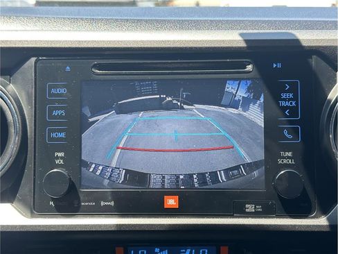 Used 2017 Toyota Tacoma TRD Off-Road AWD/4WD image 24