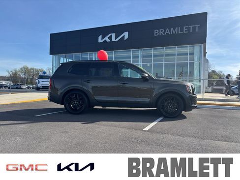 Used 2022 Kia Telluride SX w/ SX Prestige Package image 1