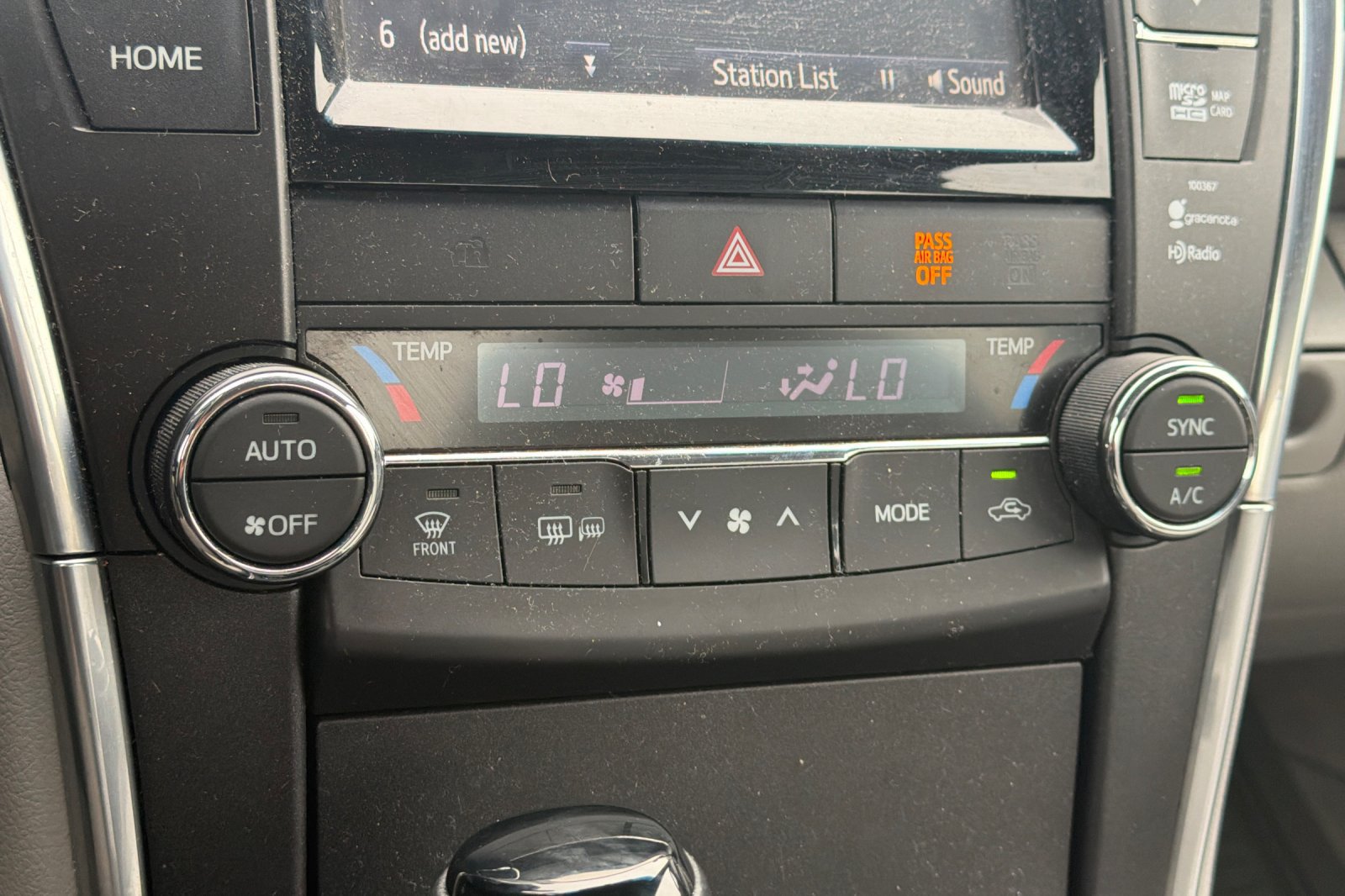Used 2015 Toyota Camry XLE FWD image 24