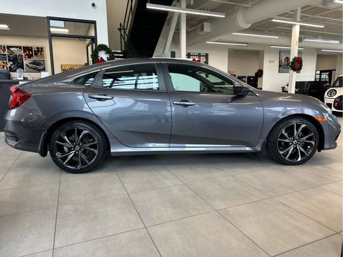 Used 2019 Honda Civic Sport image 3