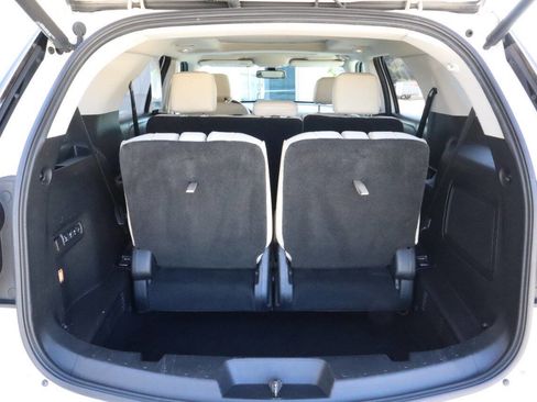 Used 2017 Ford Explorer Platinum image 17