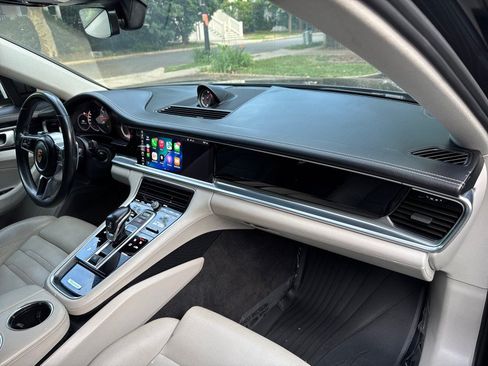 Used 2018 Porsche Panamera 4 AWD/4WD image 29