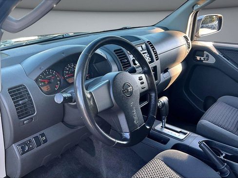 Used 2005 Nissan Frontier LE AWD/4WD image 14