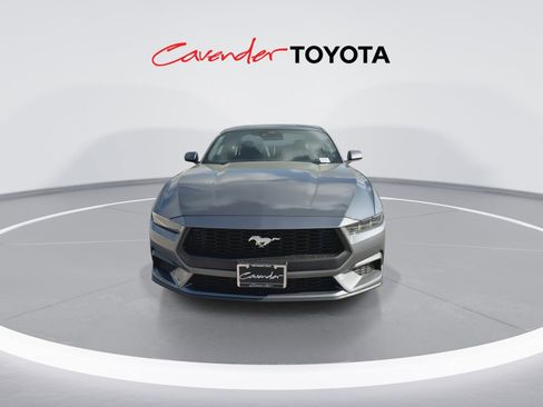Used 2025 Ford Mustang Premium image 3