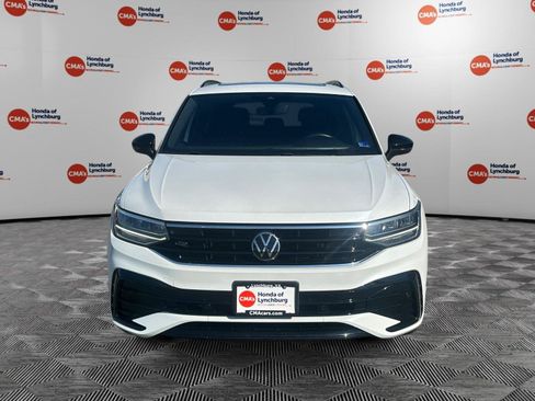 Used 2024 Volkswagen Tiguan SE R-Line AWD/4WD image 8