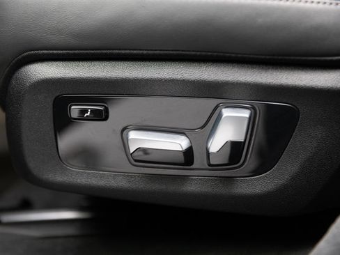 Used 2023 BMW X7 M60i w/ Executive Package image 15