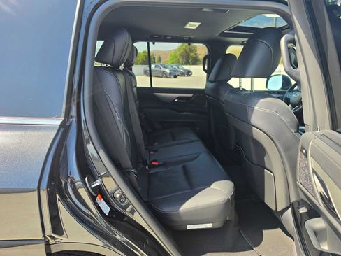 Used 2026 Lexus LX 600 F Sport AWD/4WD image 12