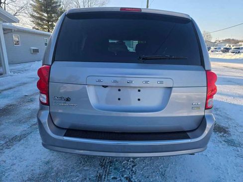 Used 2019 Dodge Grand Caravan GT image 3