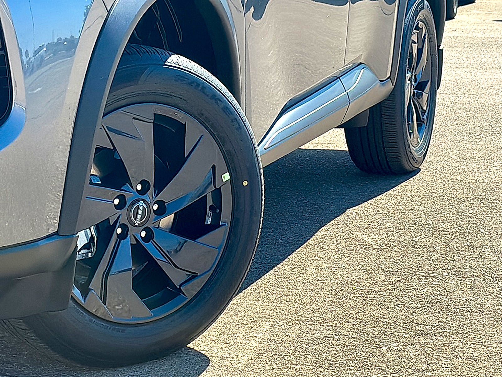 New 2027 Nissan Rogue SV FWD image 3