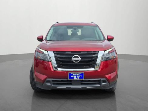 Used 2024 Nissan Pathfinder SV FWD image 2