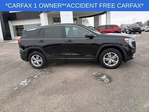 Used 2023 GMC Terrain SLE image 14