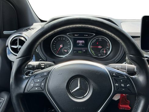 Used 2017 Mercedes-Benz B 250e image 12