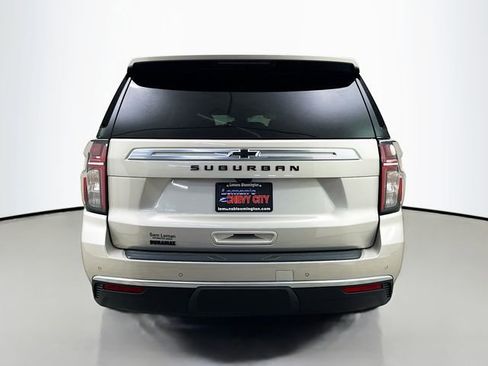 Used 2024 Chevrolet Suburban High Country image 5