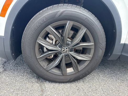 Certified 2024 Volkswagen Tiguan SE AWD/4WD image 28