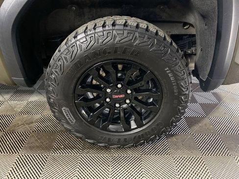 Used 2023 GMC Sierra 1500 AT4X AWD/4WD image 10