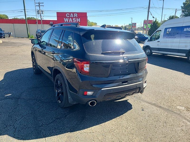 Used 2024 Honda Passport Black Edition image 4