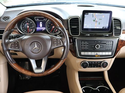 Used 2019 Mercedes-Benz GLS 450 4MATIC image 16