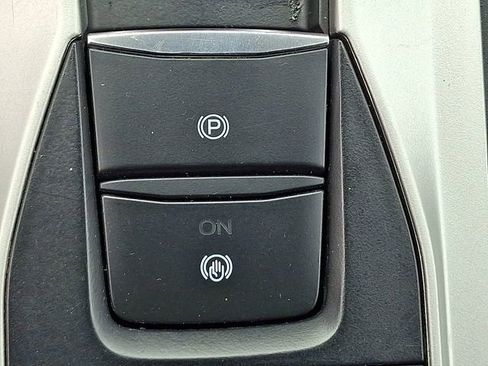 Used 2023 Ford Explorer Limited image 24