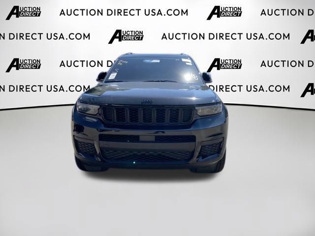 Used 2024 Jeep Grand Cherokee L Altitude RWD image 2