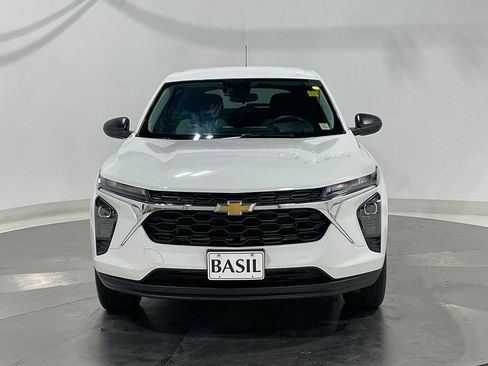 Used 2024 Chevrolet Trax LS FWD image 9