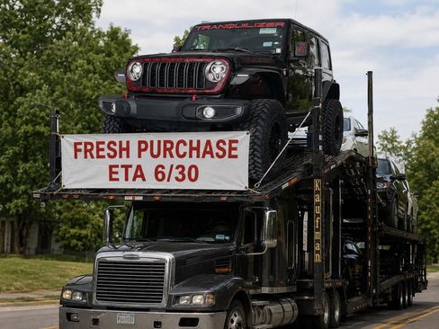 Used 2023 Jeep Gladiator Rubicon w/ Cold Weather Group AWD/4WD image 1