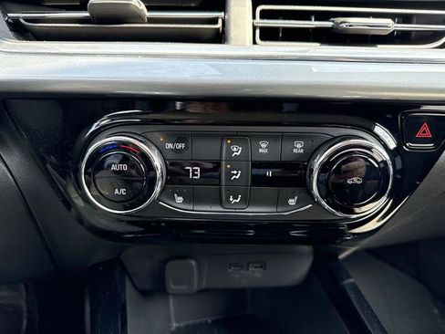 Used 2024 Chevrolet Trax LT w/ Driver Confidence Package image 17