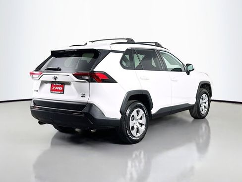 Used 2021 Toyota RAV4 LE AWD/4WD image 5