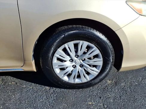 Used 2012 Toyota Camry LE image 9