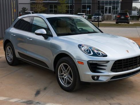 Used 2017 Porsche Macan AWD/4WD image 18