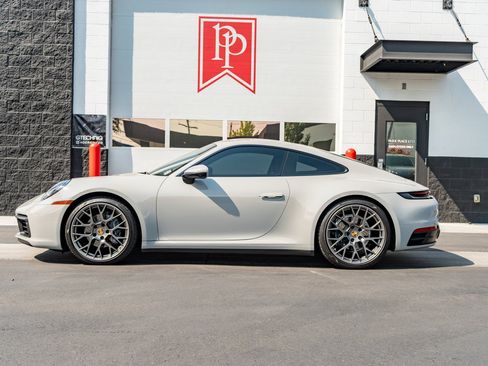Used 2021 Porsche 911 Carrera RWD image 18