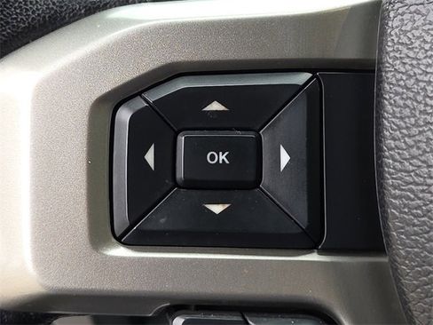 Used 2020 Ford F250 Lariat w/ Chrome Package image 30