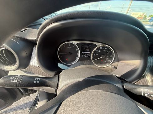 Used 2020 Nissan Kicks S image 17