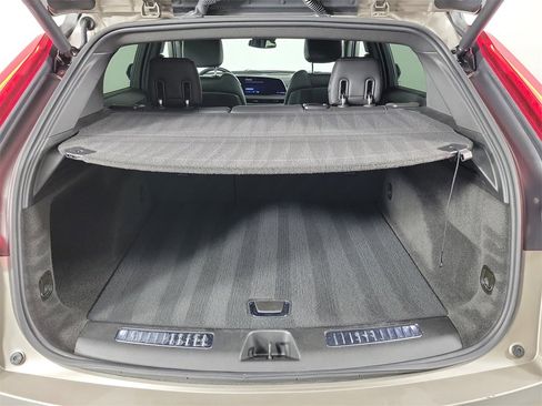 Certified 2025 Cadillac XT4 Premium Luxury image 8