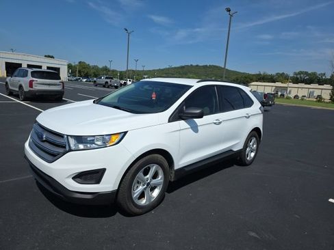 Used 2017 Ford Edge SE FWD image 4