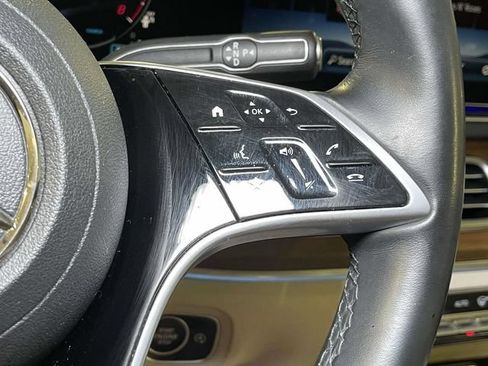 Used 2024 Mercedes-Benz GLS 450 4MATIC image 39