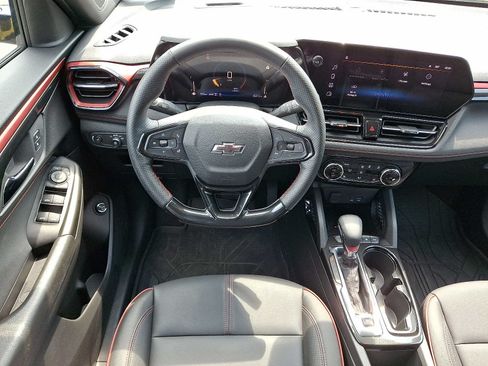 Used 2024 Chevrolet TrailBlazer RS w/ Convenience Package AWD/4WD image 11
